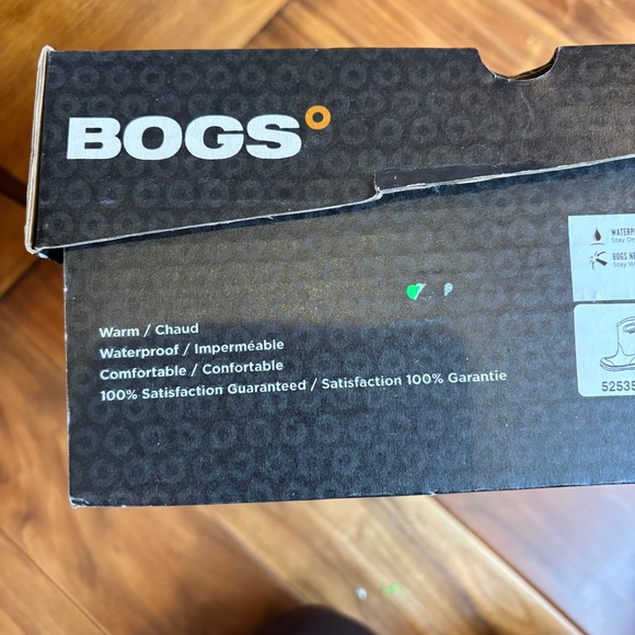 Youth size 13 Bogs, New In Box - Picture 9 of 9